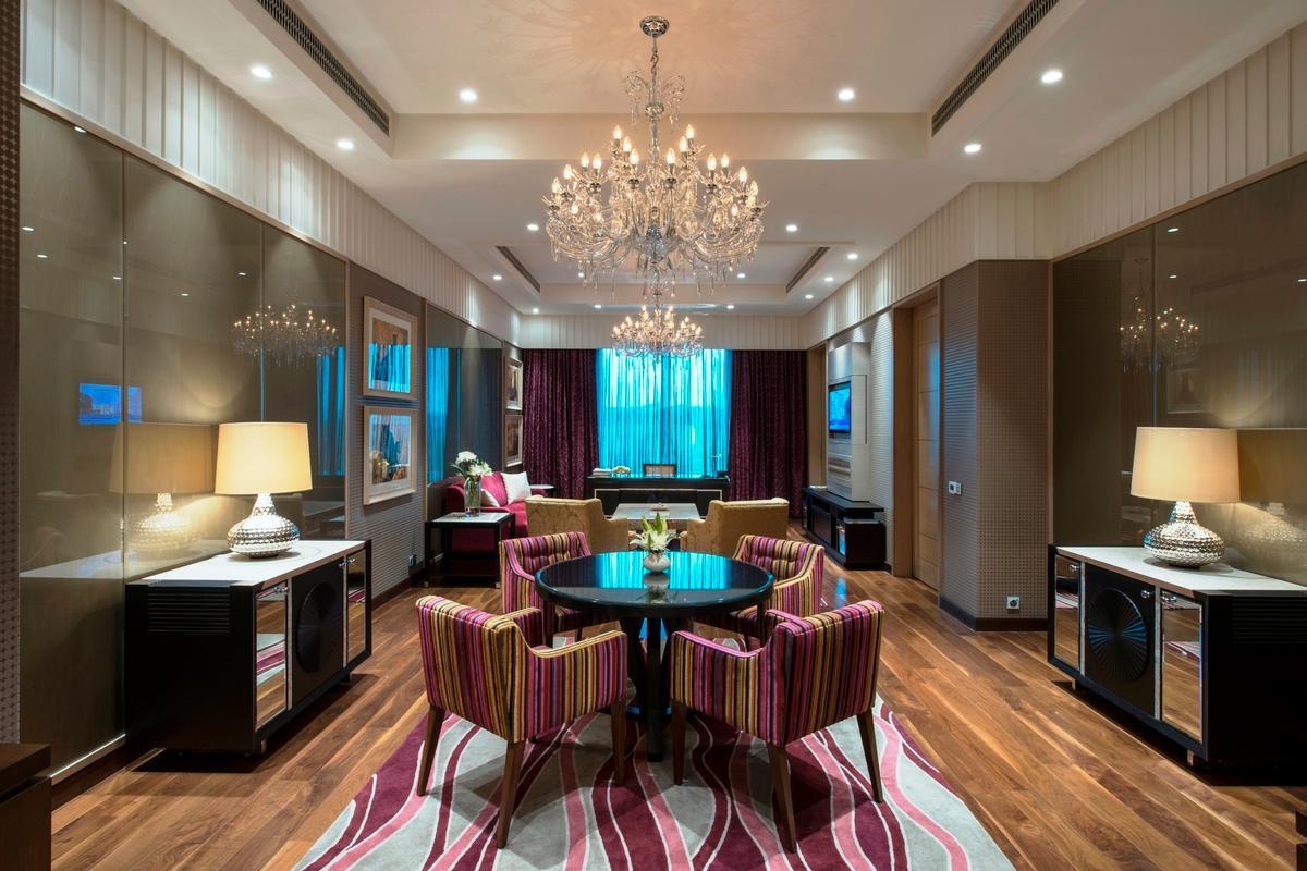 Отель Taj Santacruz Мумбаи Экстерьер фото The Royal Suite