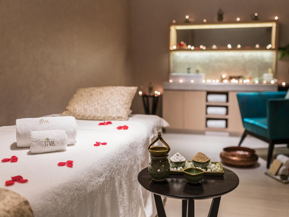 Отель Taj Santacruz Мумбаи Экстерьер фото Spa at The Westin Hyderabad