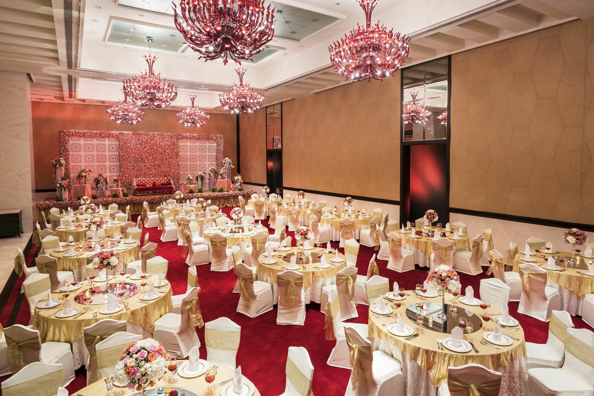 Отель Taj Santacruz Мумбаи Экстерьер фото The Imperial Ball Room